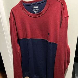 Izod mens very nice sweatshirt.  Great condition.